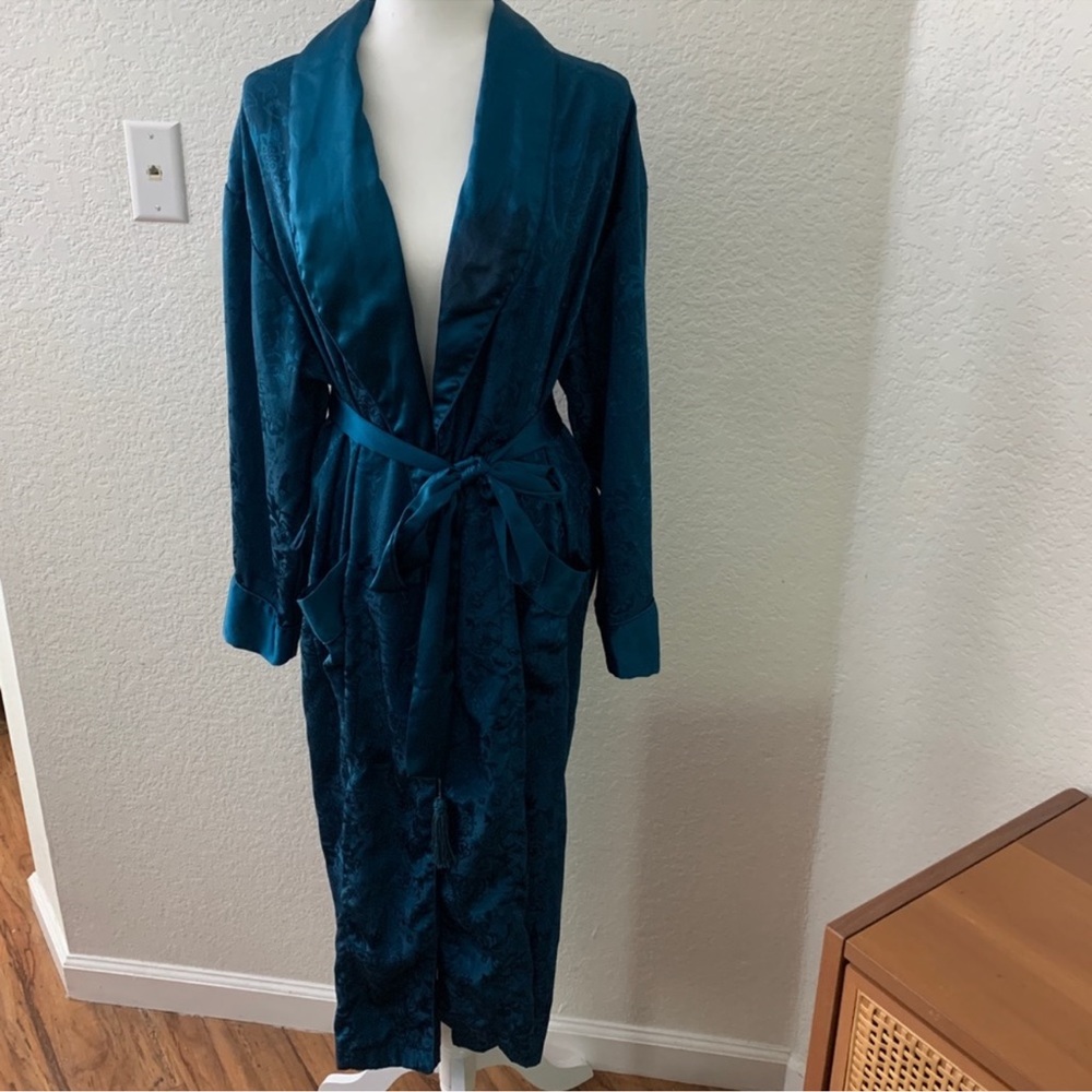 Vintage Victoria’s Secret Robe
